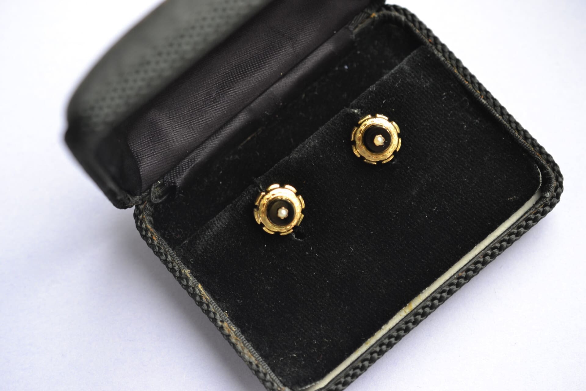 Clous d'oreilles Napoléon III Onyx et perles