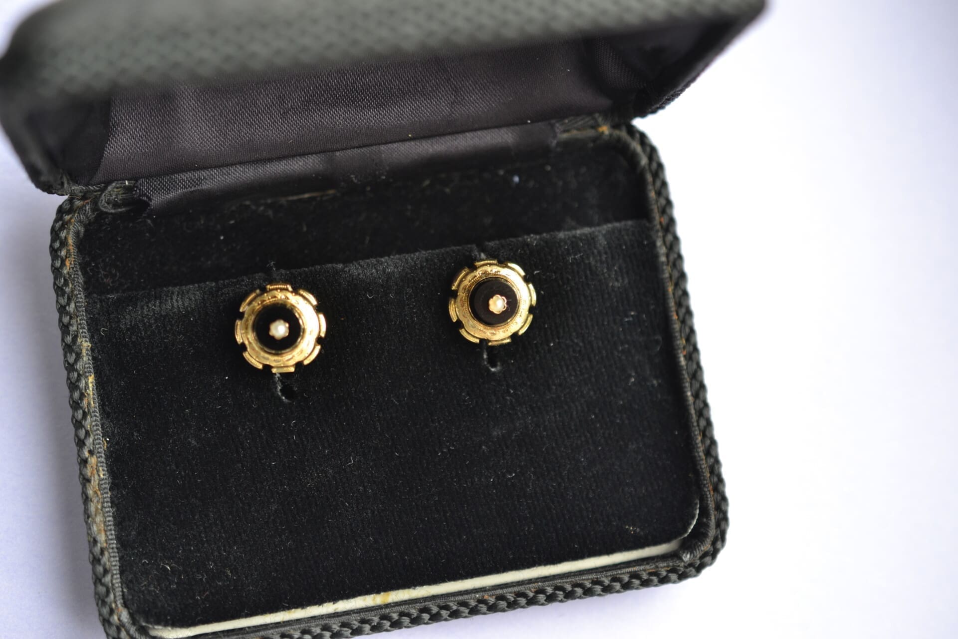 Clous d'oreilles Napoléon III Onyx et perles