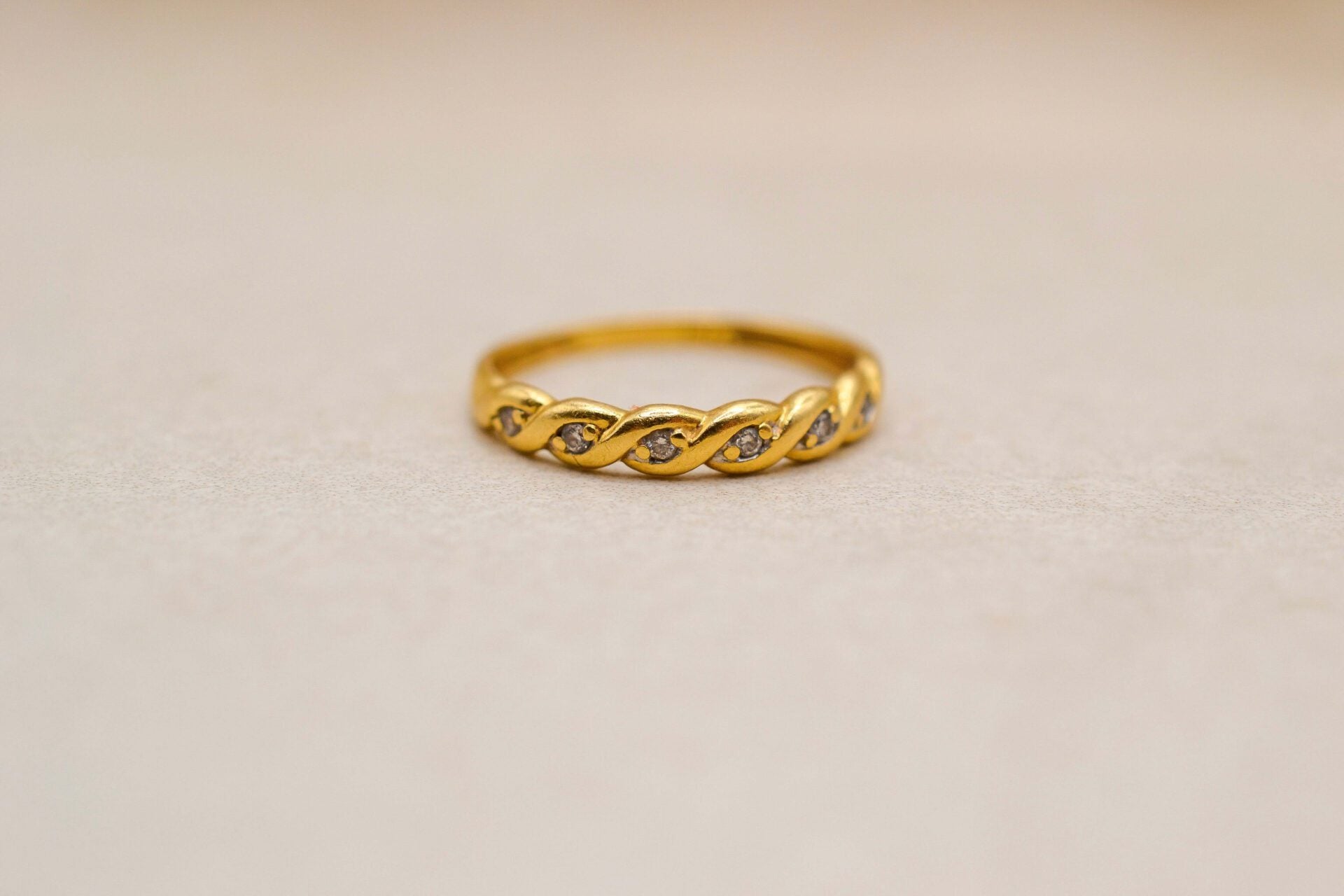 Bague anneau torsadé Diamant