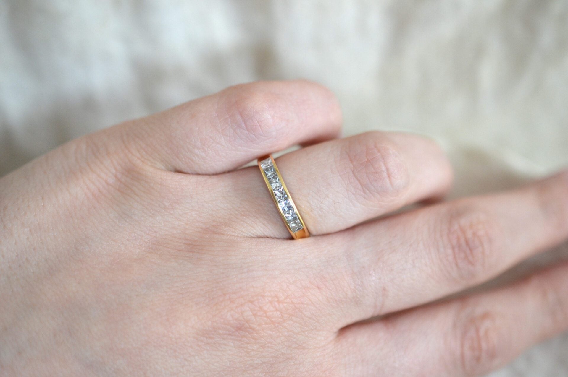 Bague jarretière Diamants sertis clos