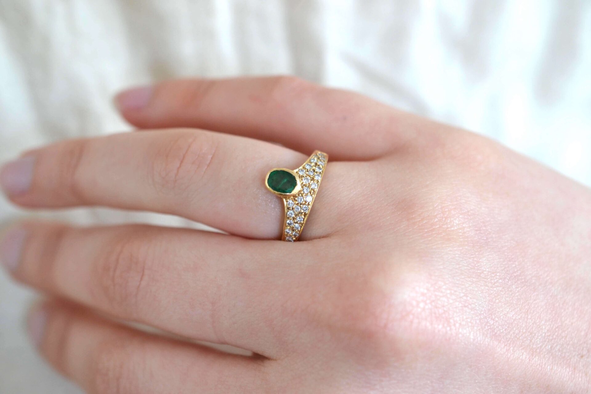 Bague Émeraude Diamants forme paon
