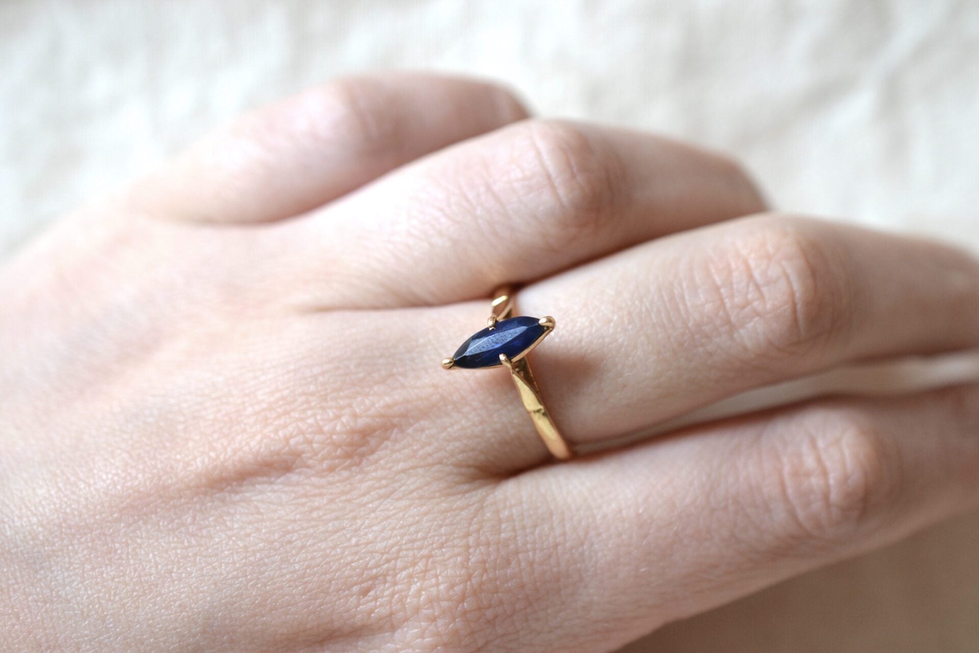 Bague Saphir forme navette
