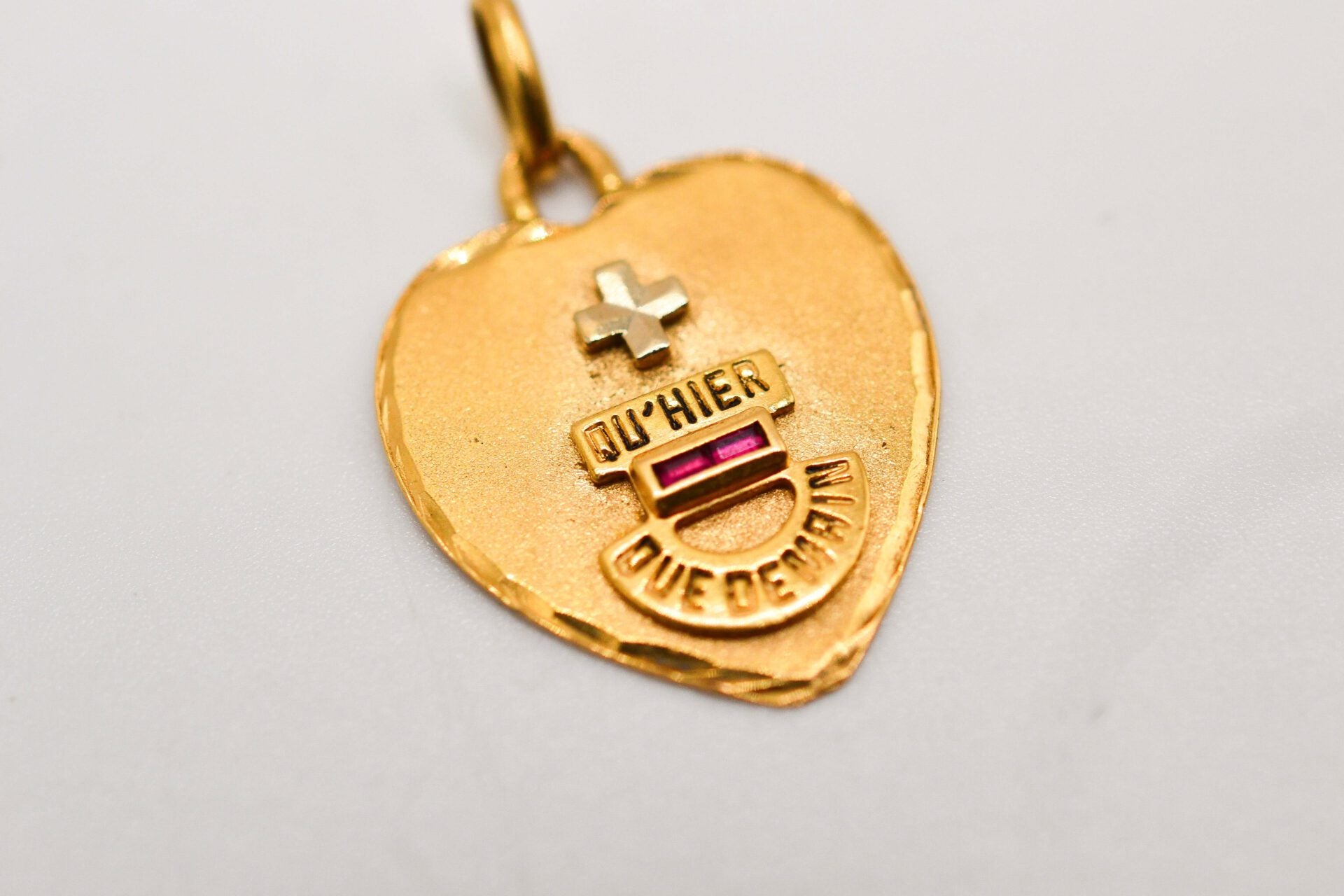 Médaille AUGIS cœur Rubis