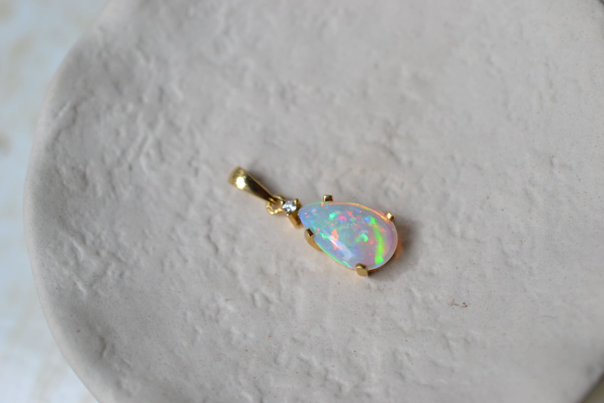 Pendentif goutte Opale et Diamant