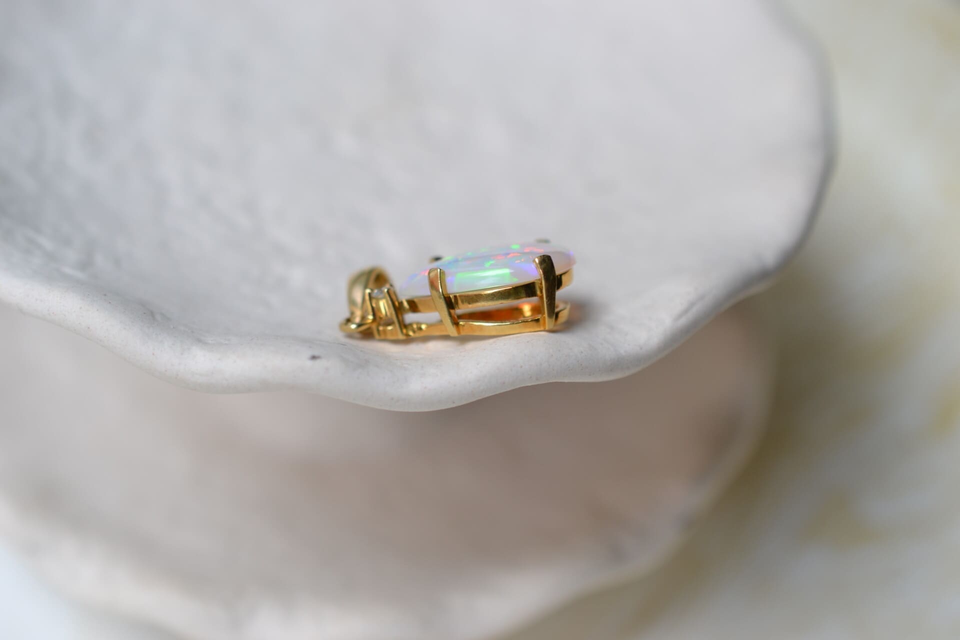 Pendentif goutte Opale et Diamant
