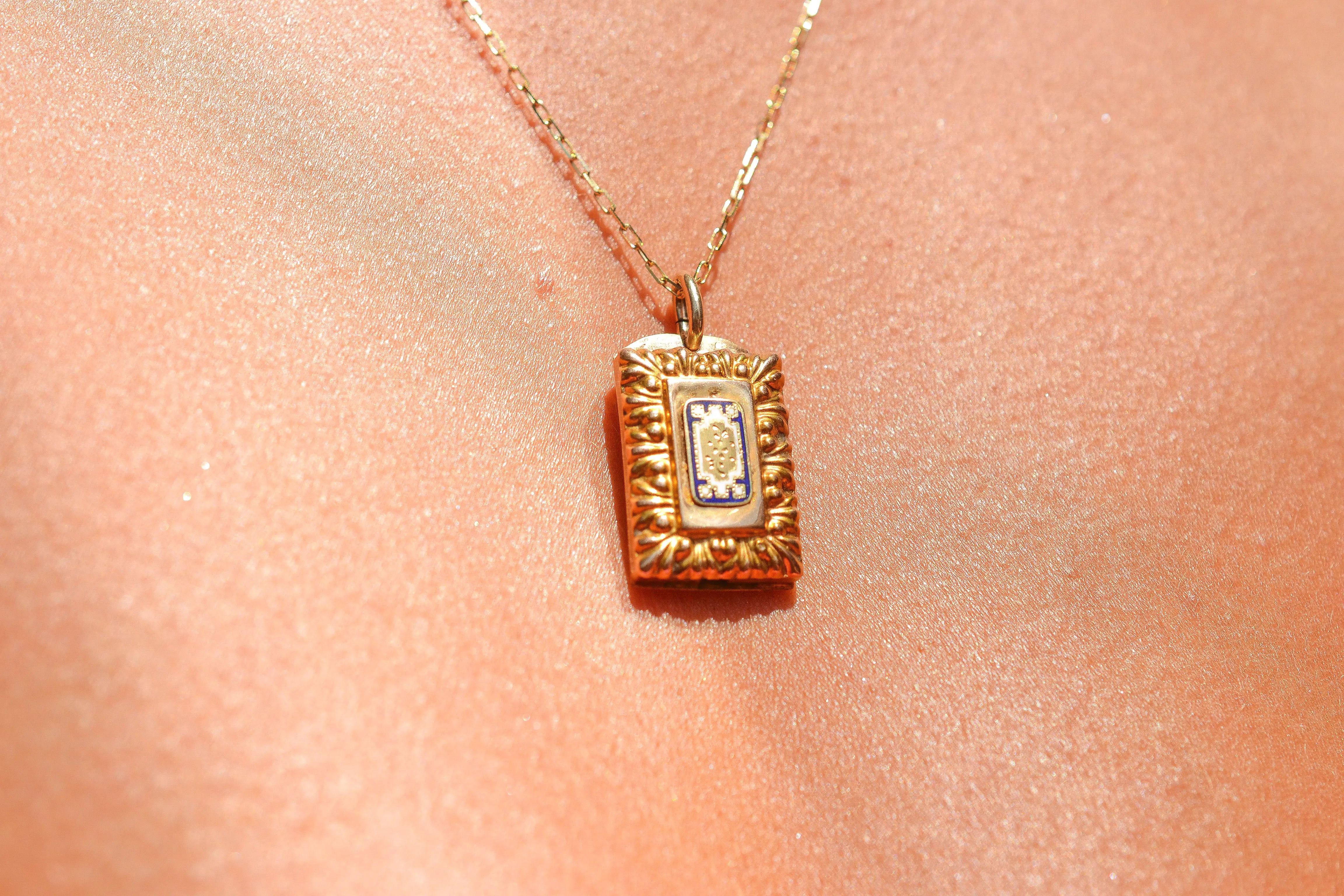 Pendentif fermoir Napoléon III Email