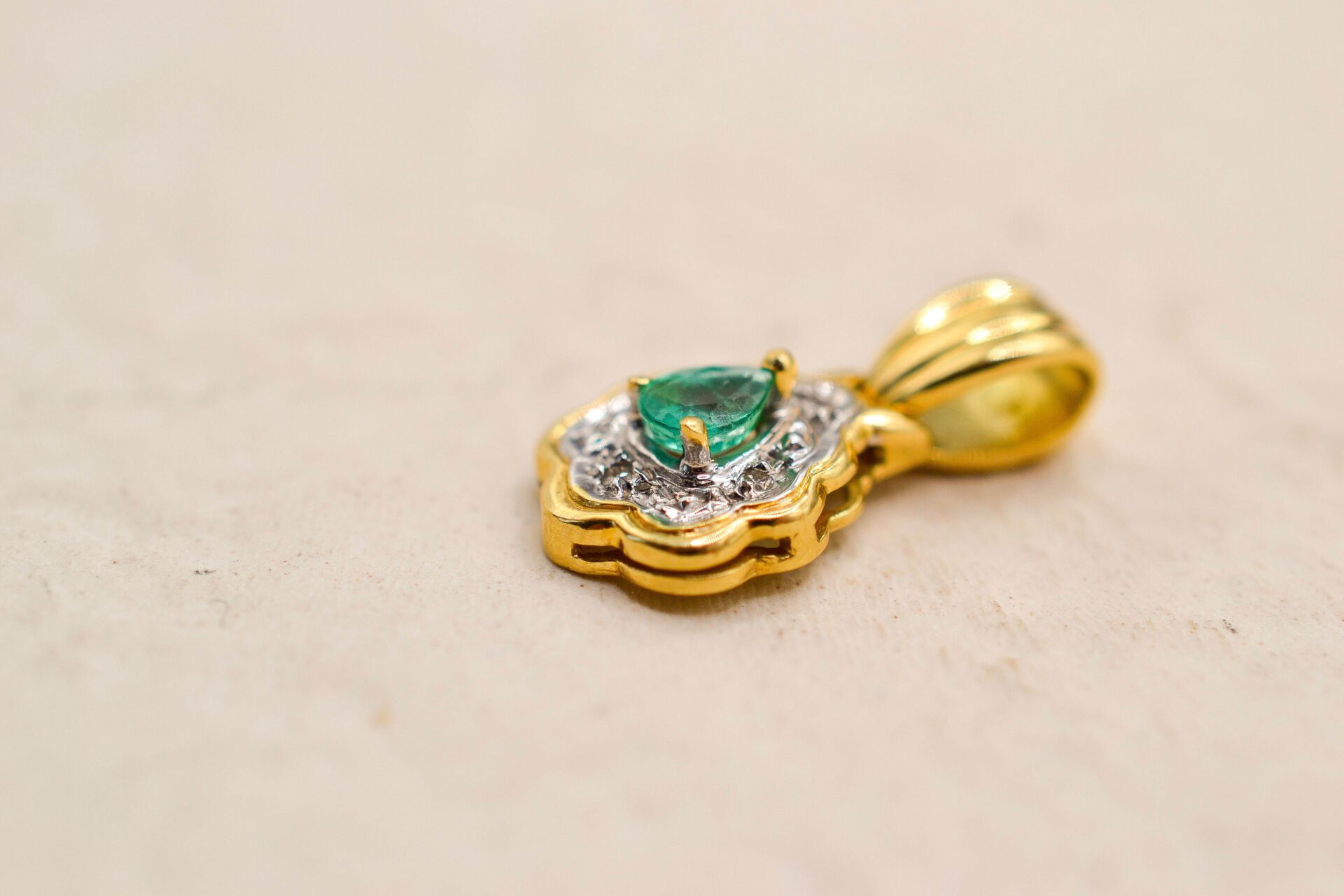 Pendentif floral Emeraude et Diamants