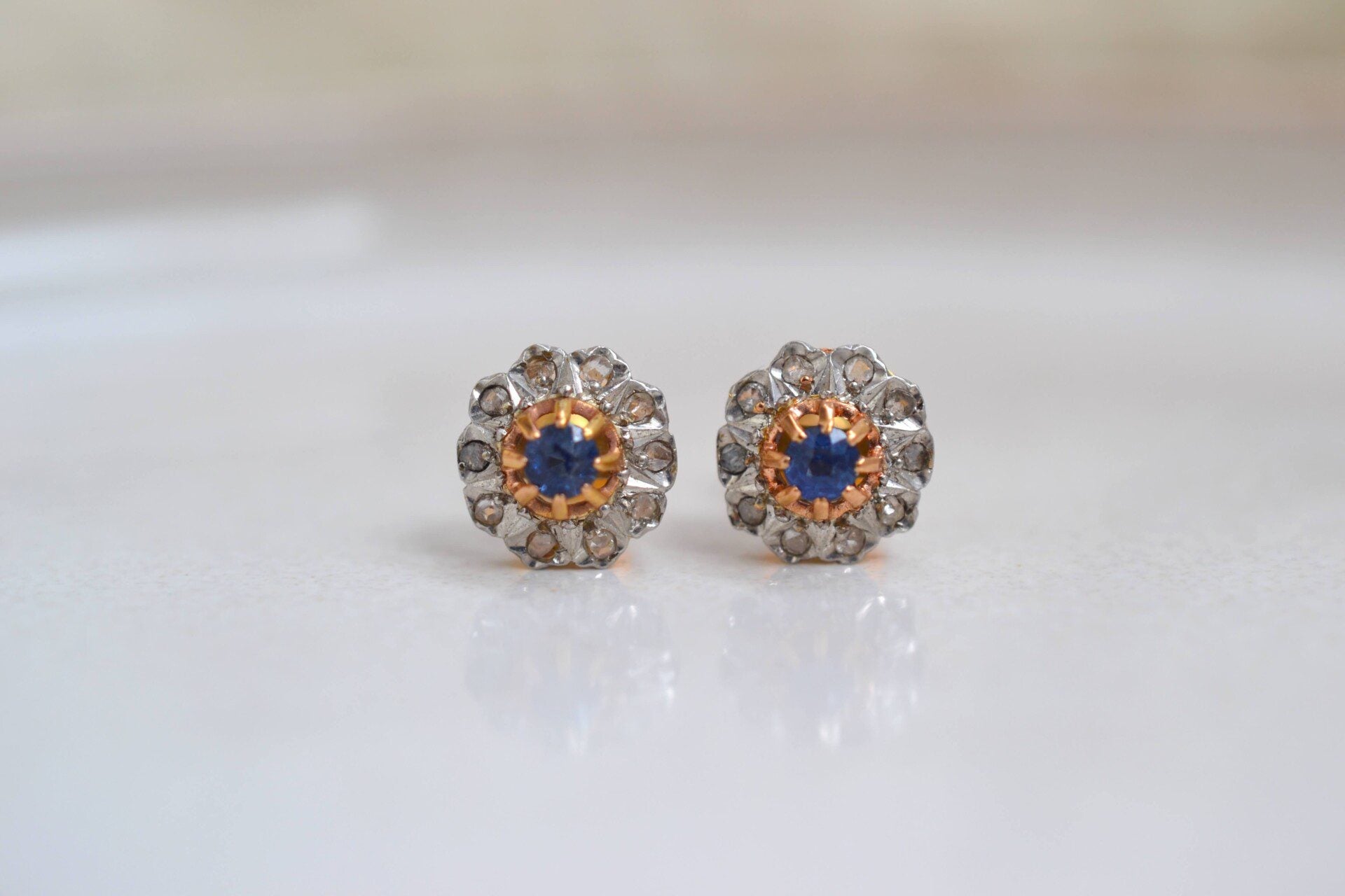 Puces d'oreilles Saphirs et Diamants