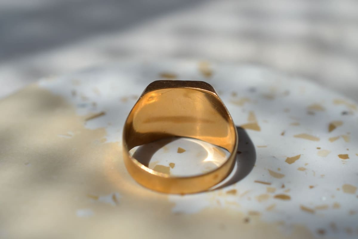 Chevaliere en Or jaune monogrammee EN - bague femme