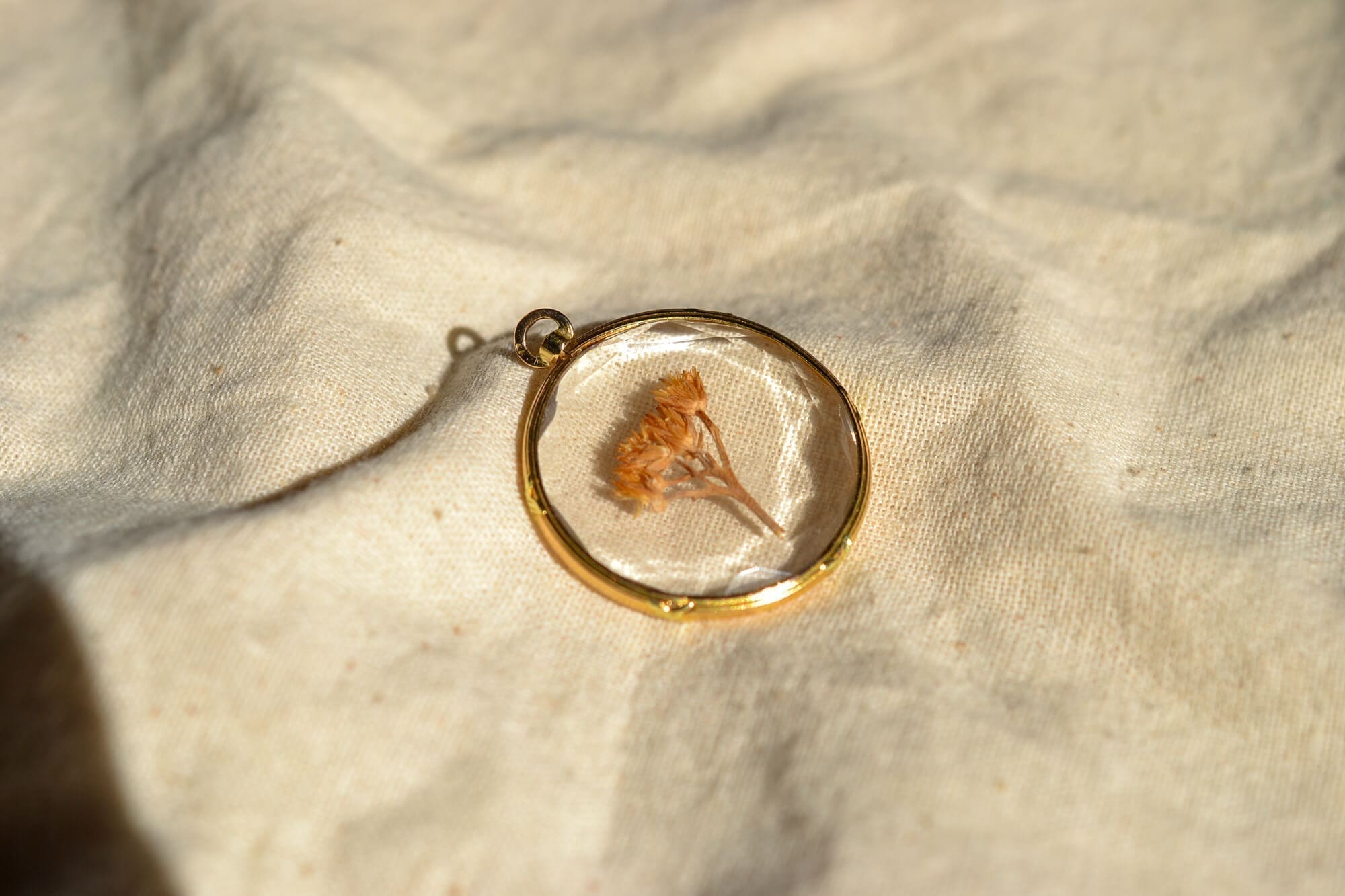 Pendentif souvenir style Louis XVI I Bijoux Vintage Or I Noir Carat