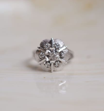 Bague Marguerite Diamants décor ciselé - bague ancienne