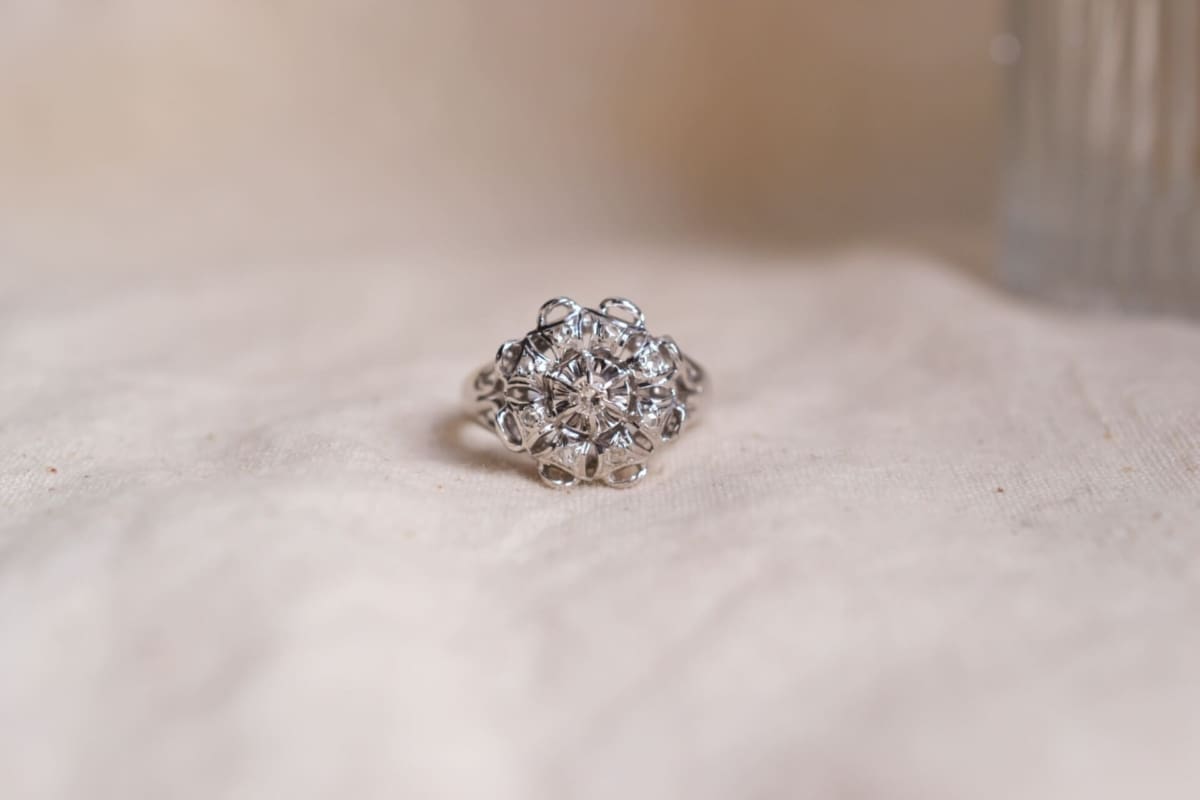 Marguerite Or blanc Diamants - bague ancienne