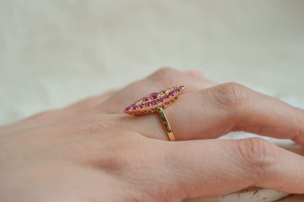 Bague Navette Rubis - bague de naissance