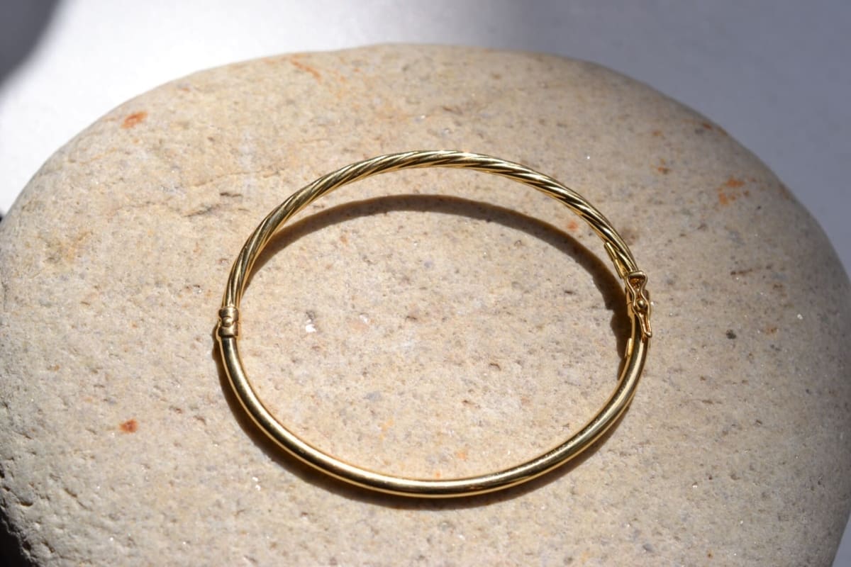 bracelet jonc en or 18 carats ancien seconde main lisse