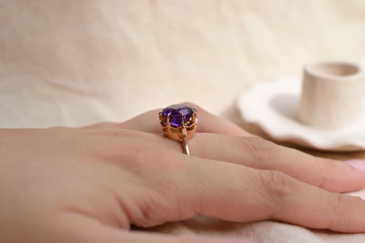 Bague Vintage Or jaune 18 carats Améthyste