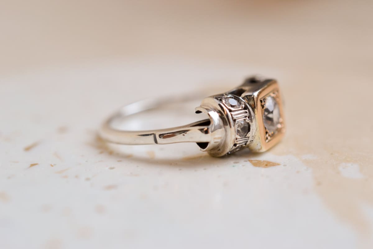 Bague Art Déco ancienne en Argent ornée d'Oxydes