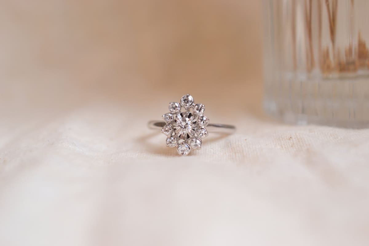 Bague Marguerite en Or blanc 18 carats ornée de Diamants