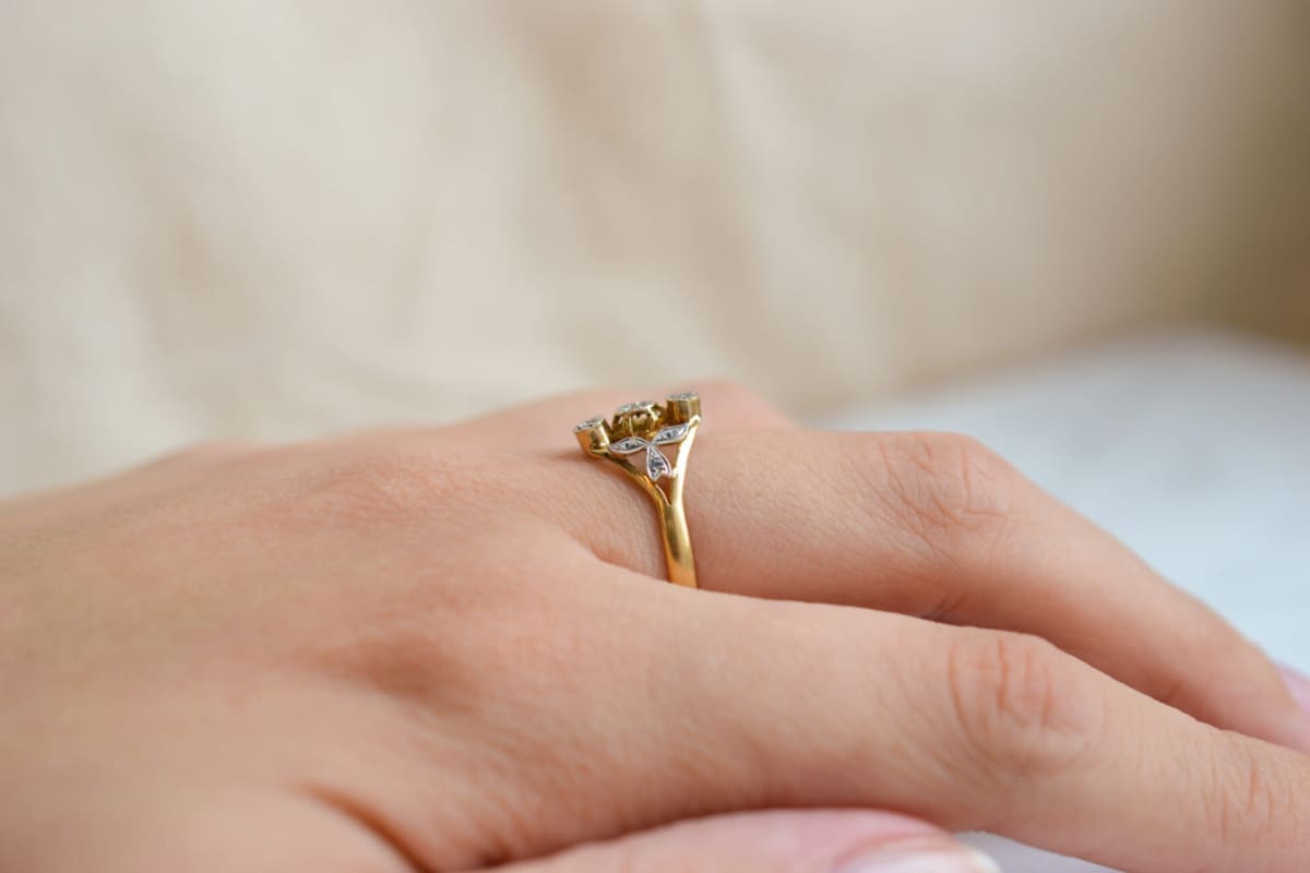 Bague Vintage Art Nouveau 2 Ors 18 carats Diamants