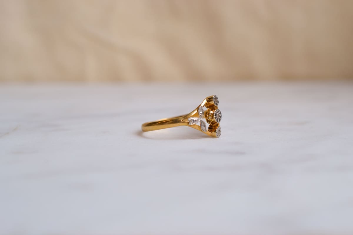 Bague ancienne Art Nouveau Or 18 carats Diamants