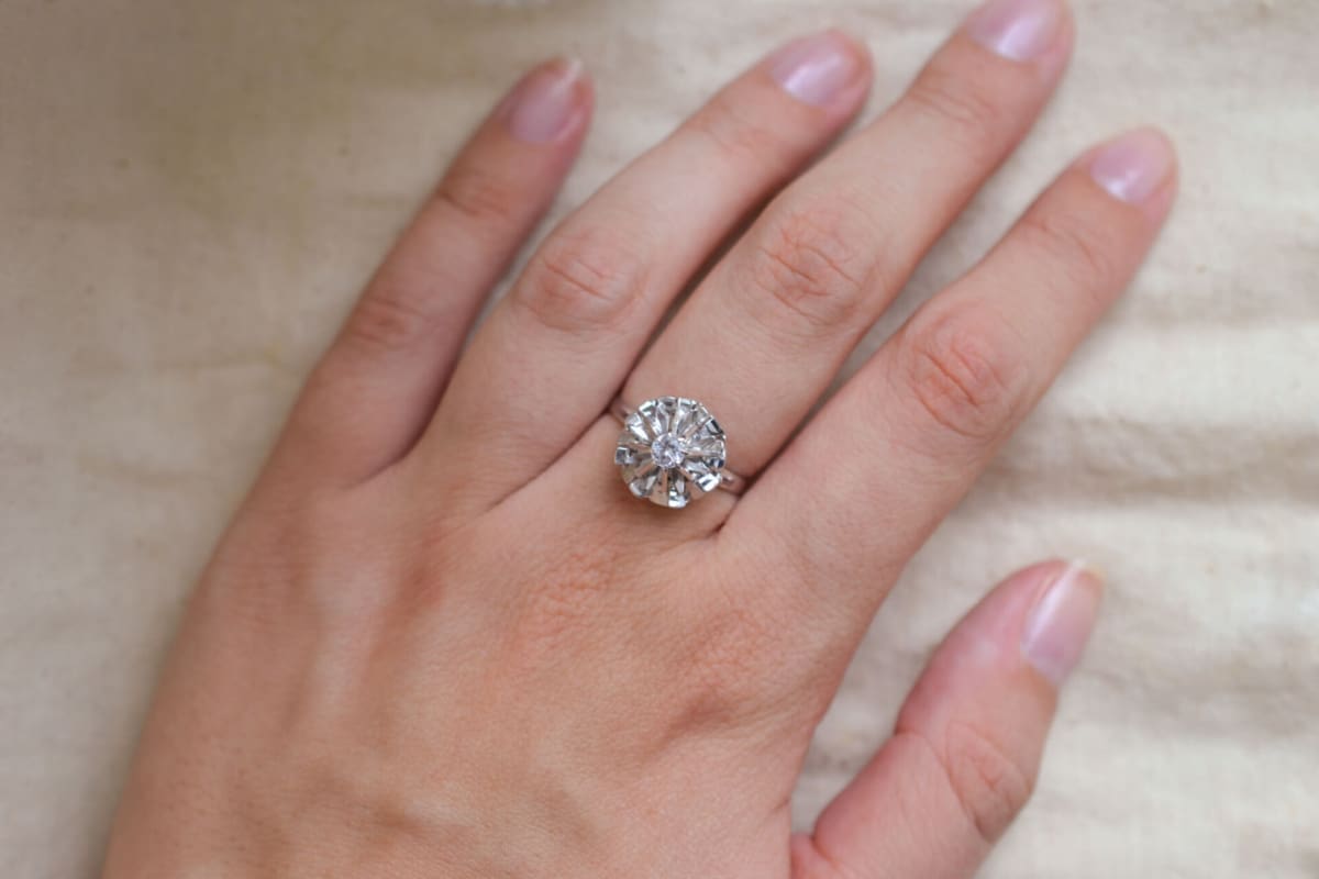 Bague de fiançailles Marguerite Or blanc Oxyde