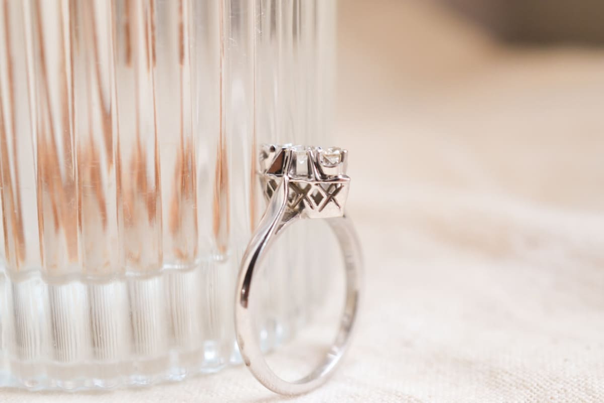 Bague Vintage en Or blanc 18 carats ornée de Diamants