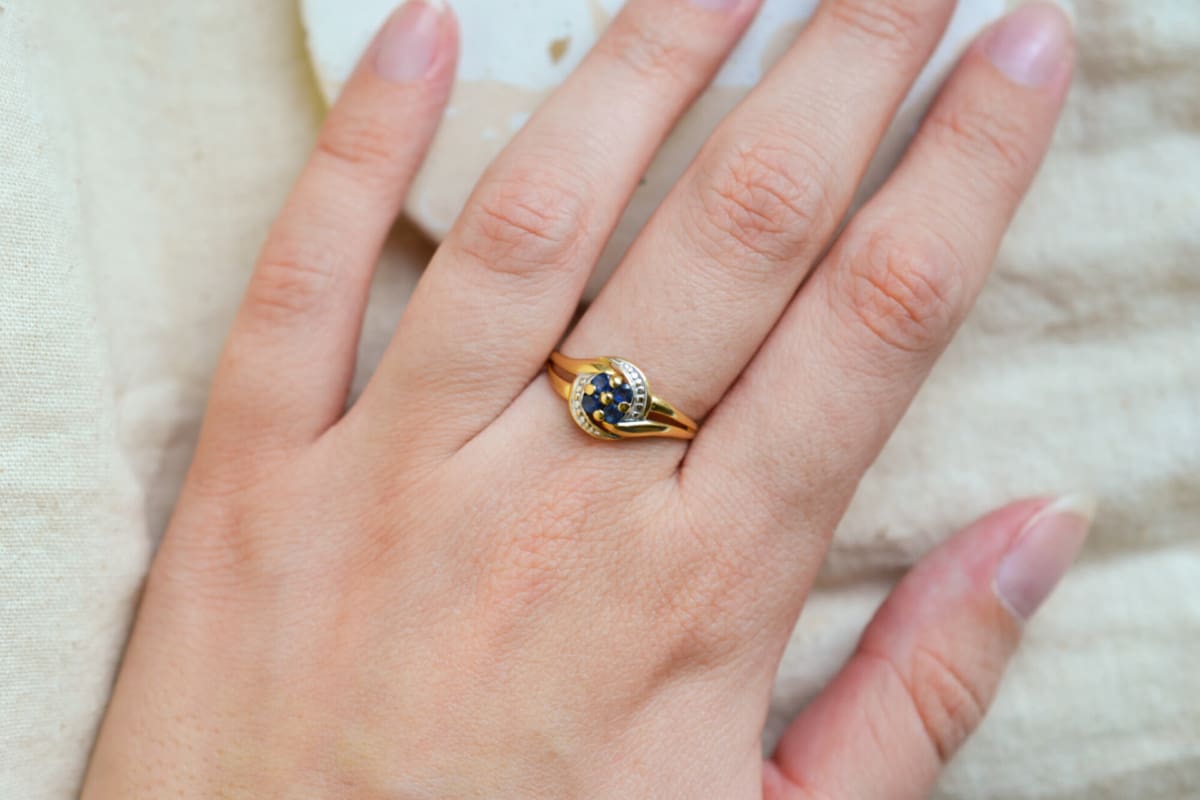 Bague de fiançailles ancienne 2 Ors Saphirs