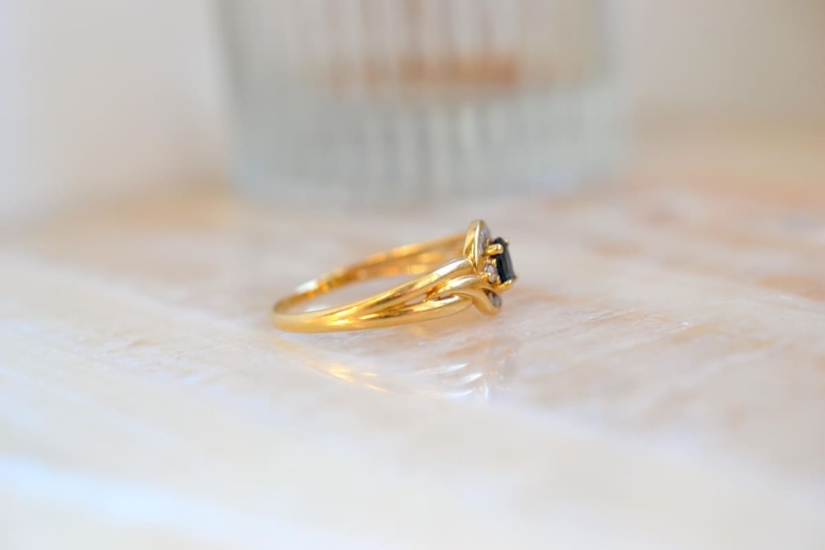 bague croisee saphir