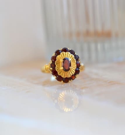 bague fleur grenat
