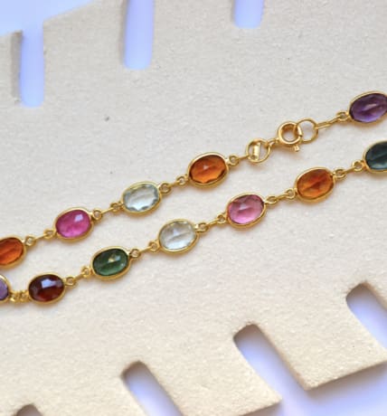 bracelet succession de pierres fines