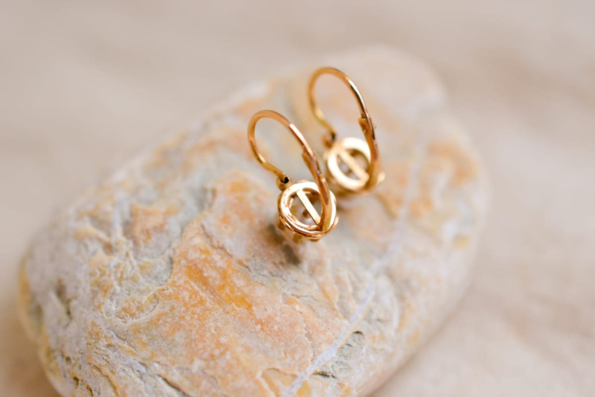 Dormeuses en Or jaune 18 carats ornée de Perles de culture