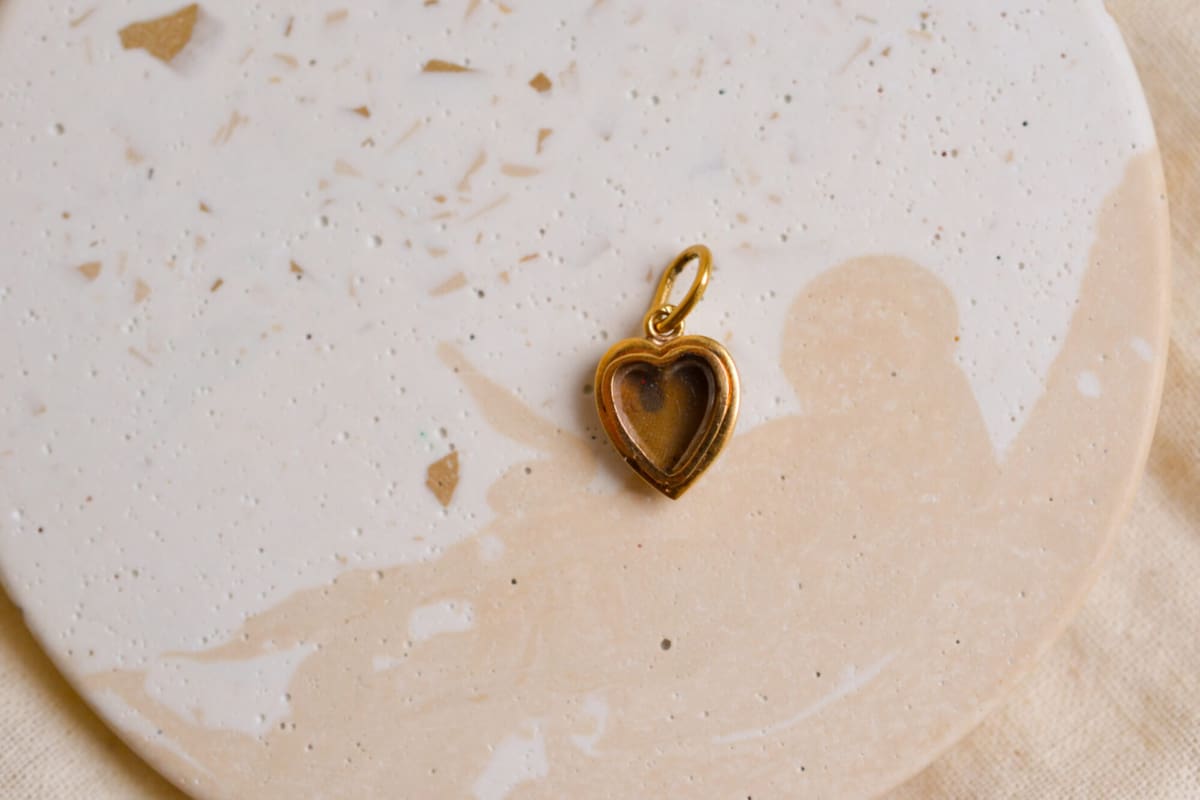 Pendentif Vintage en Or jaune 18 carats orné de Lapis Lazuli