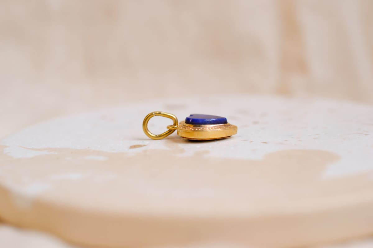 Pendentif coeur en Or jaune 18 carats orné de Lapis Lazuli