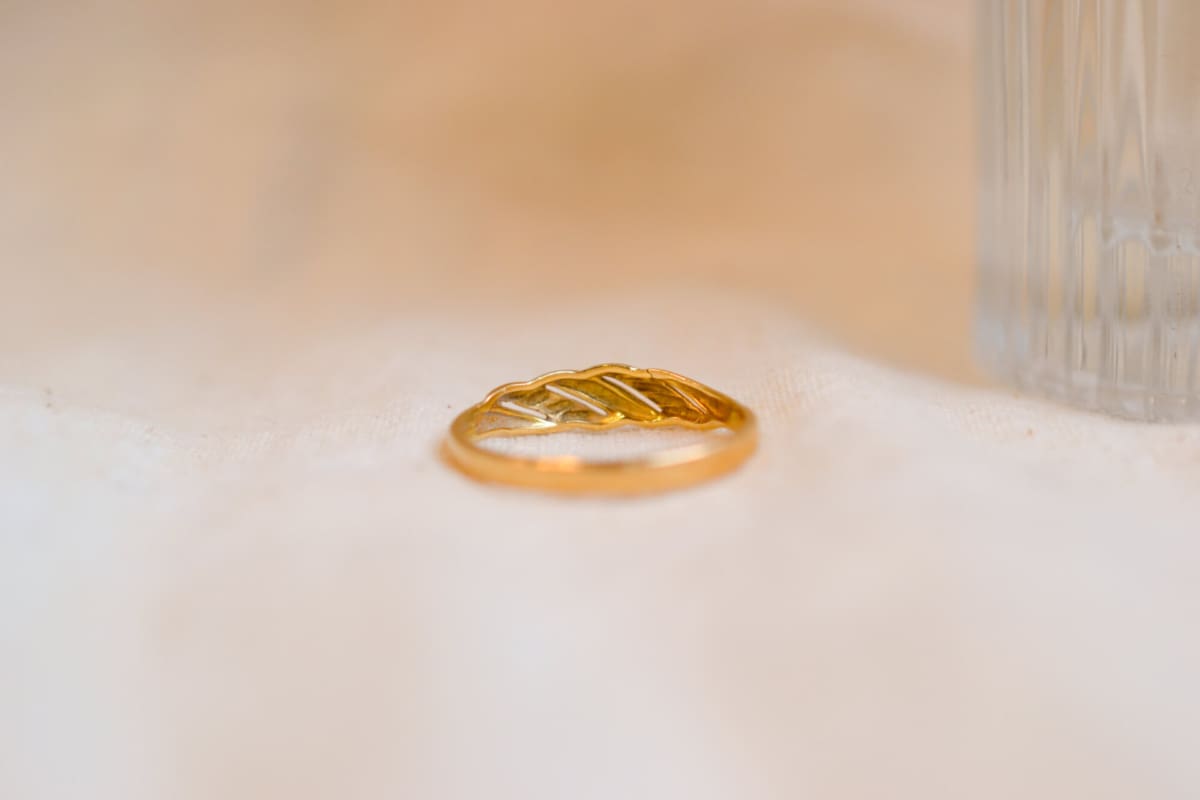 Bague ancienne en Or jaune 18 carats torsadée