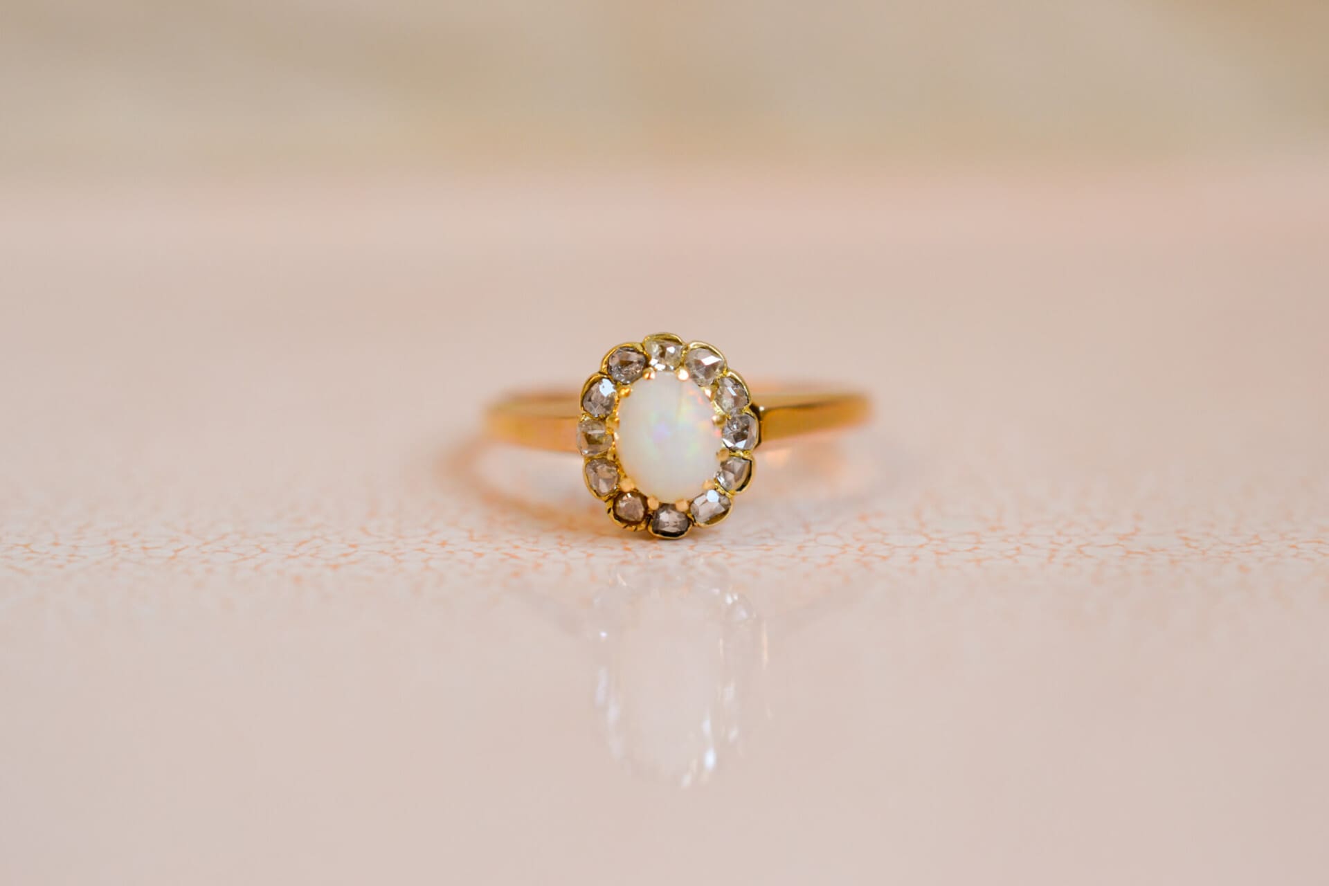 Bague Or Jaune 14 Carats, Opale Précieuse Cabochon Multicolore, Taille 57, Main Inde
