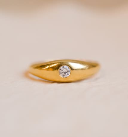 Bague jonc anglais en Or jaune 18 carats ornée d'une pierre blanche