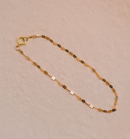 Bracelet ancien en Or jaune 18 carats à maille quadrilobée