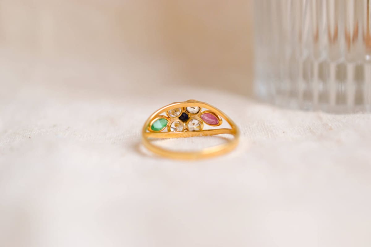bague fleur pierres colorees