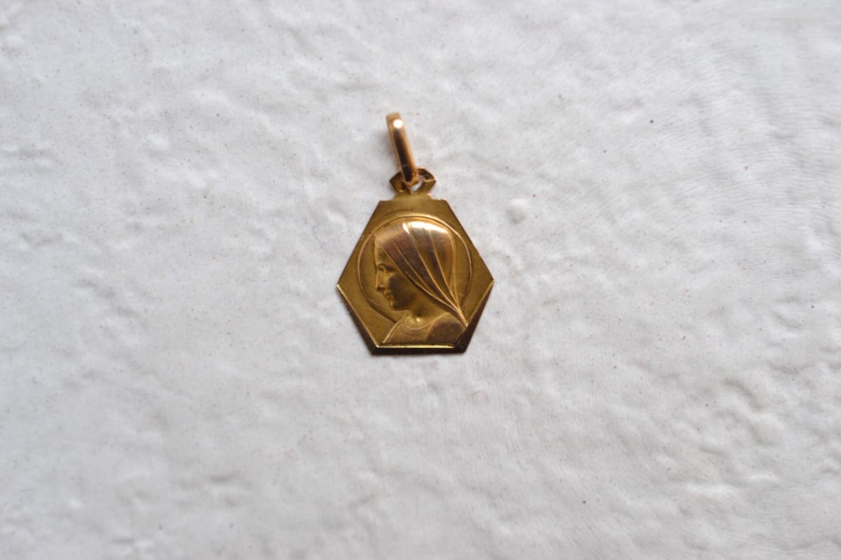 medaille vierge marie hexagonale