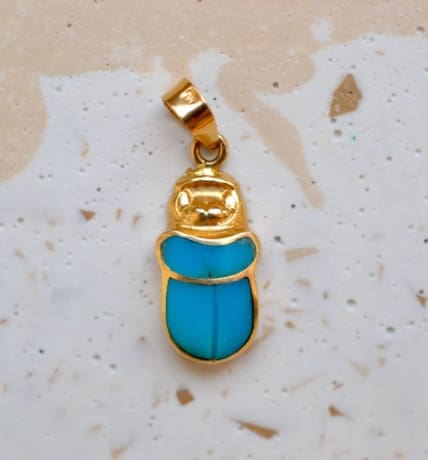 pendentif scarabee