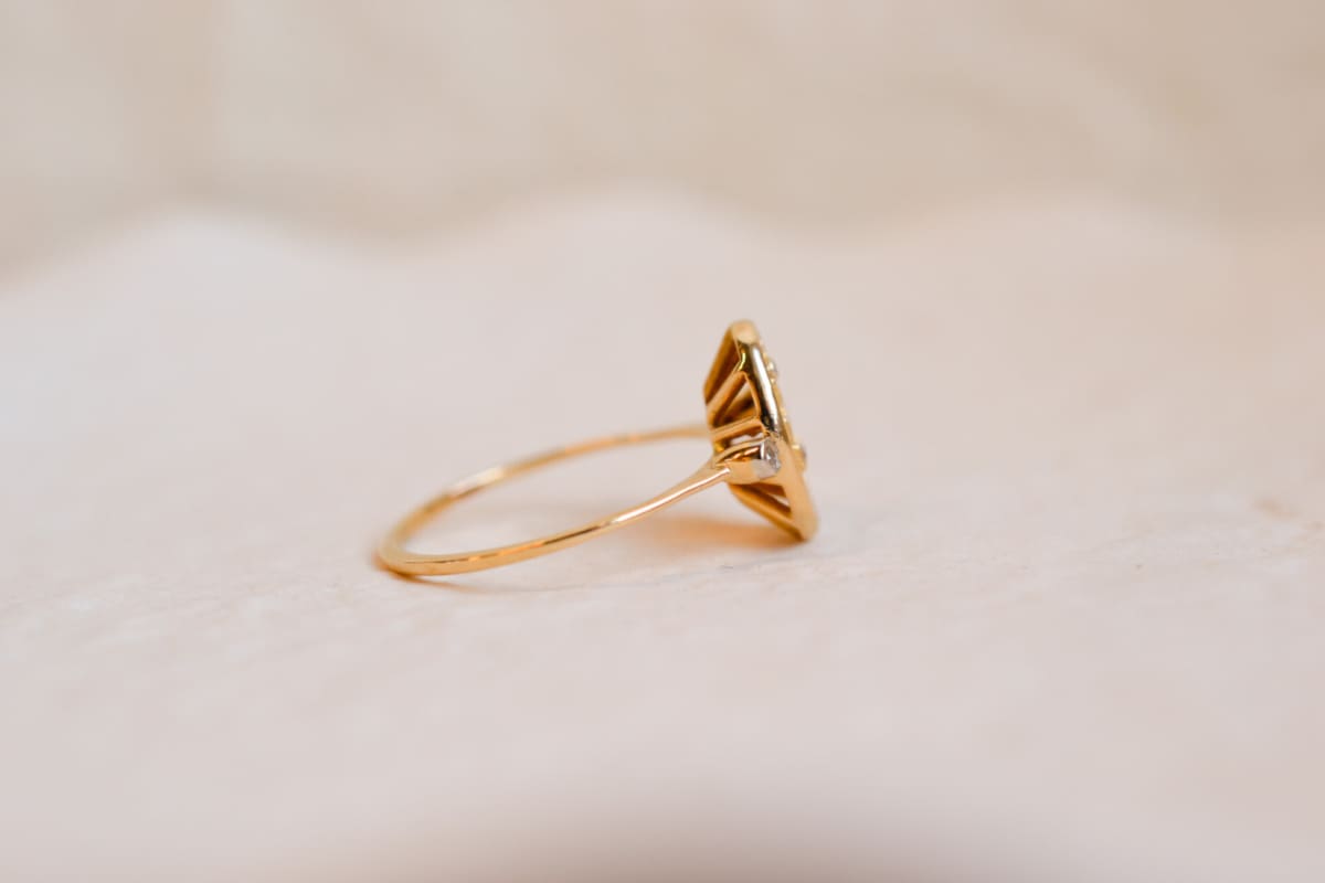 Bague ancienne Augis en Or jaune 18 carats ornée de Diamants