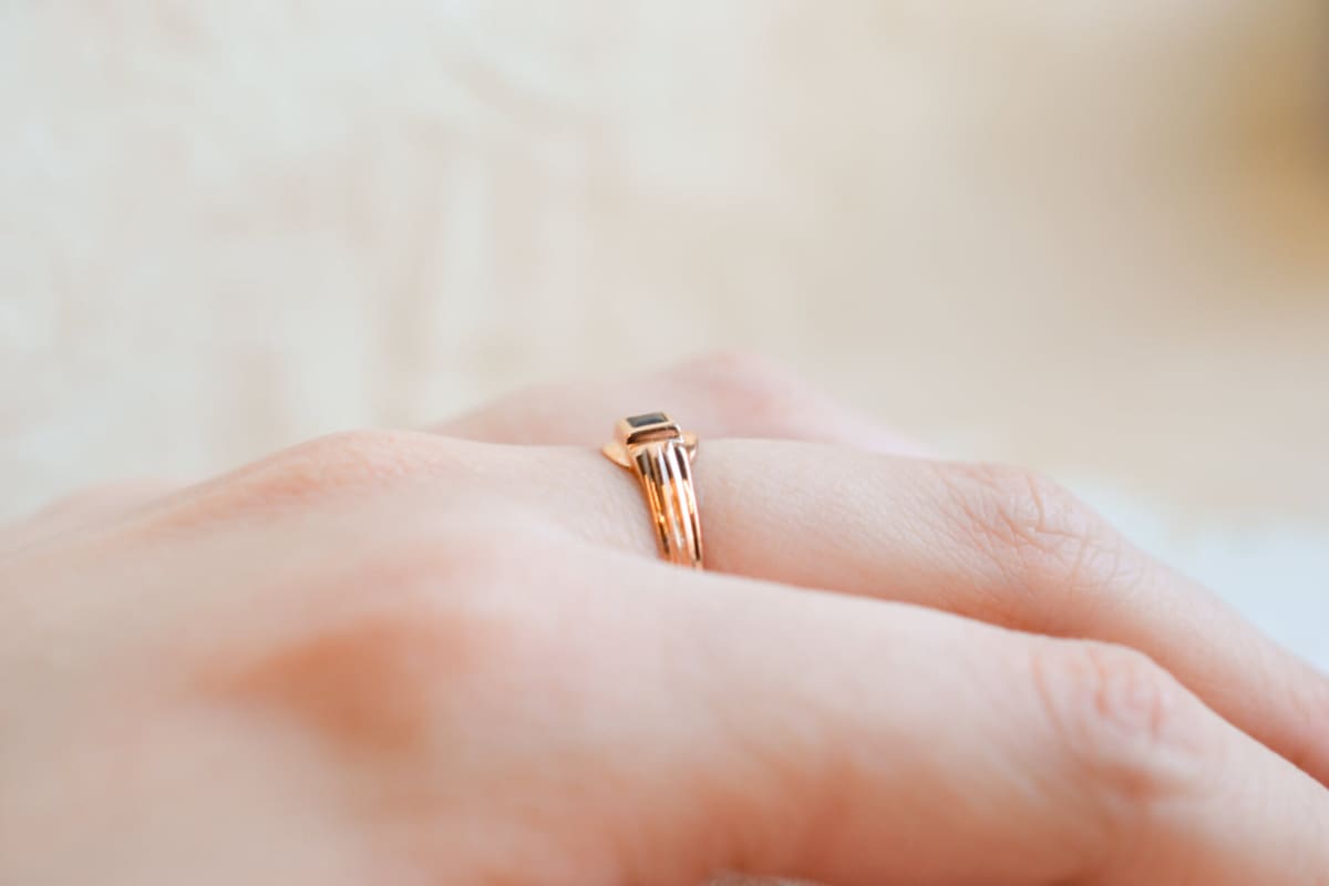 Bague de fiançailles Vintage en Or jaune 18 carats centrée d'un Saphir carré