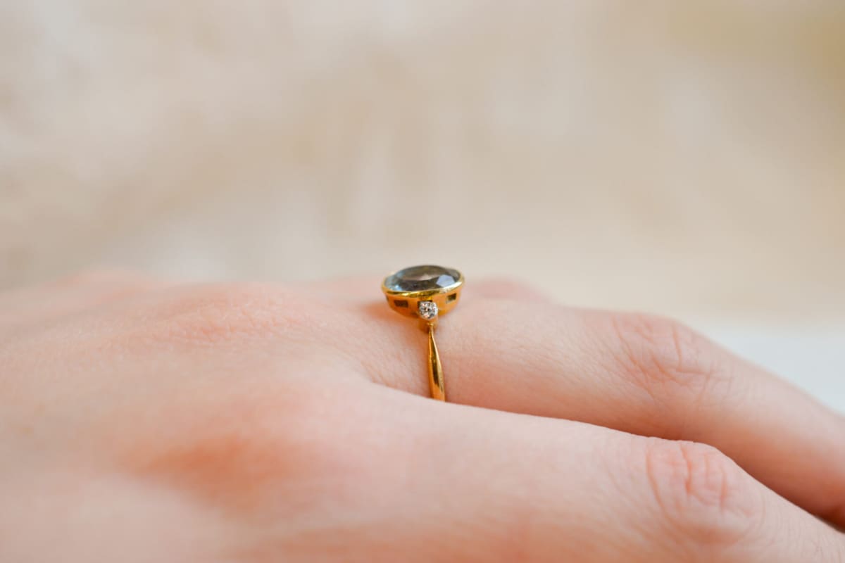 Bague de fiançailles Vintage en Or jaune 18 carats ornée d'une Aigue-Marine sertie clos