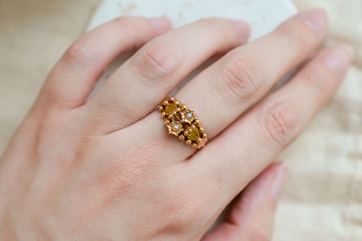 Bague de fiançailles ancienne en Or rose 18 carats ornée de Perles