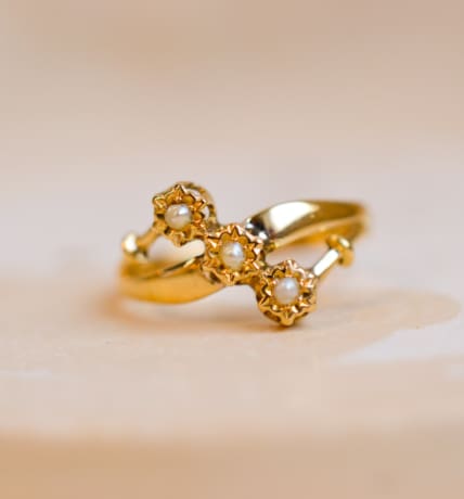 Bague en Or jaune 18 carats ornée d'une trilogie de Perles