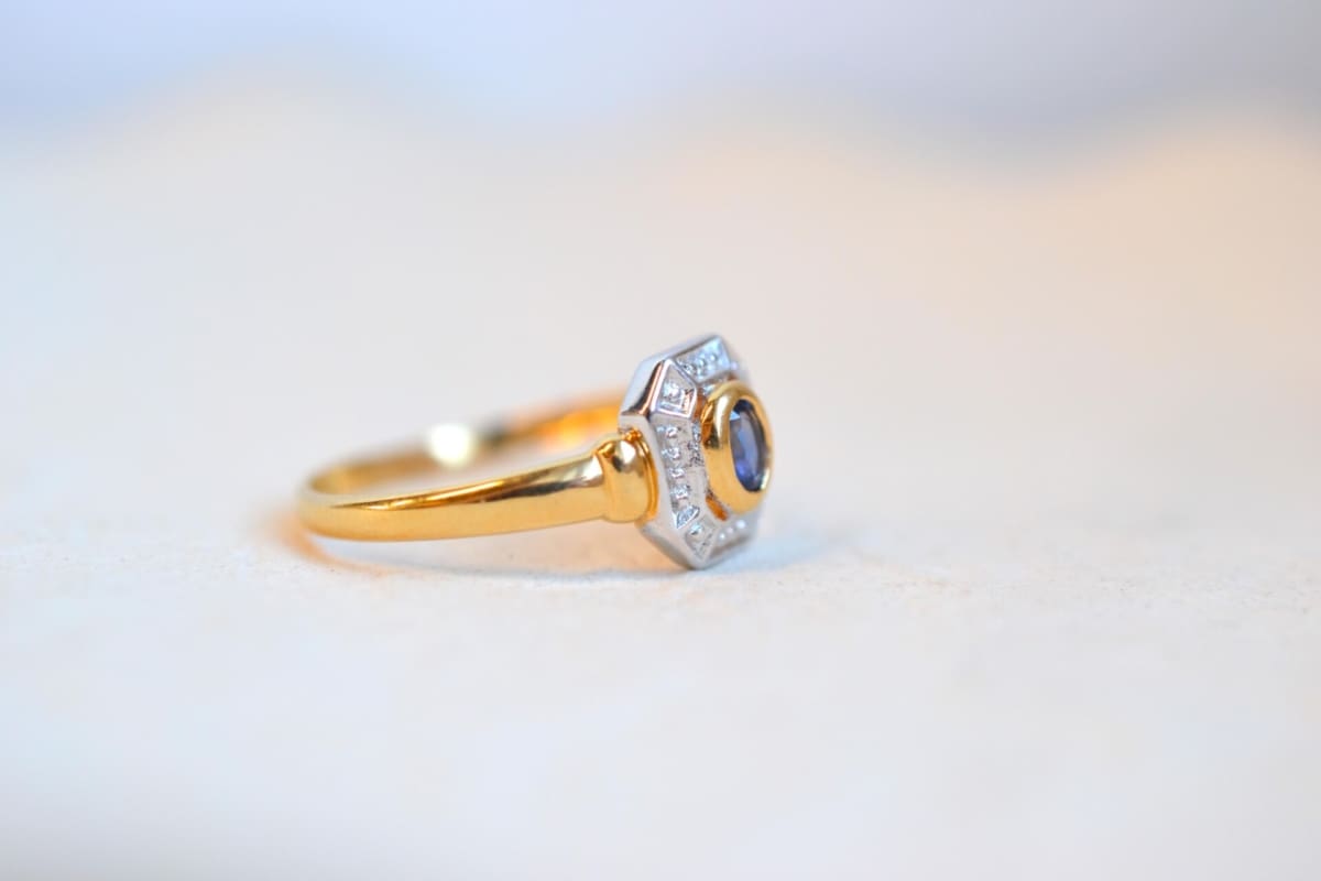 bague octogonale et saphir