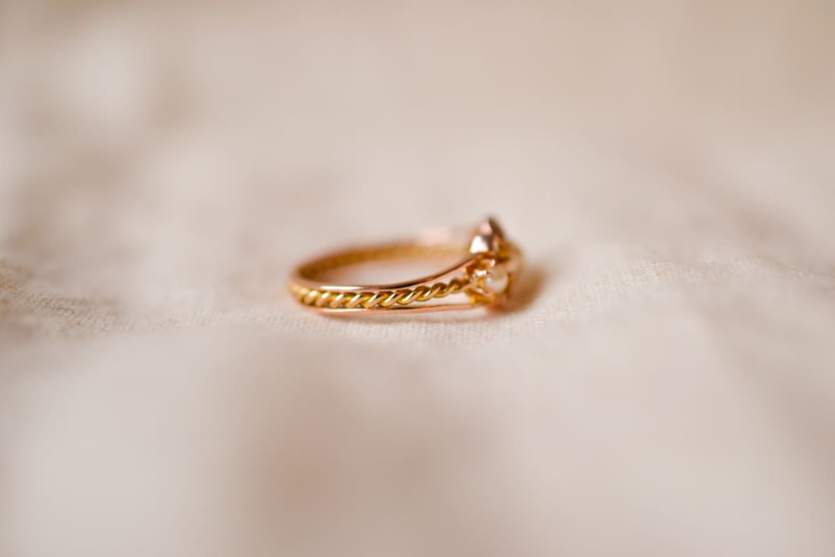 Bague Vintage en Or jaune 18 carats sertie de Perles et de Diamants