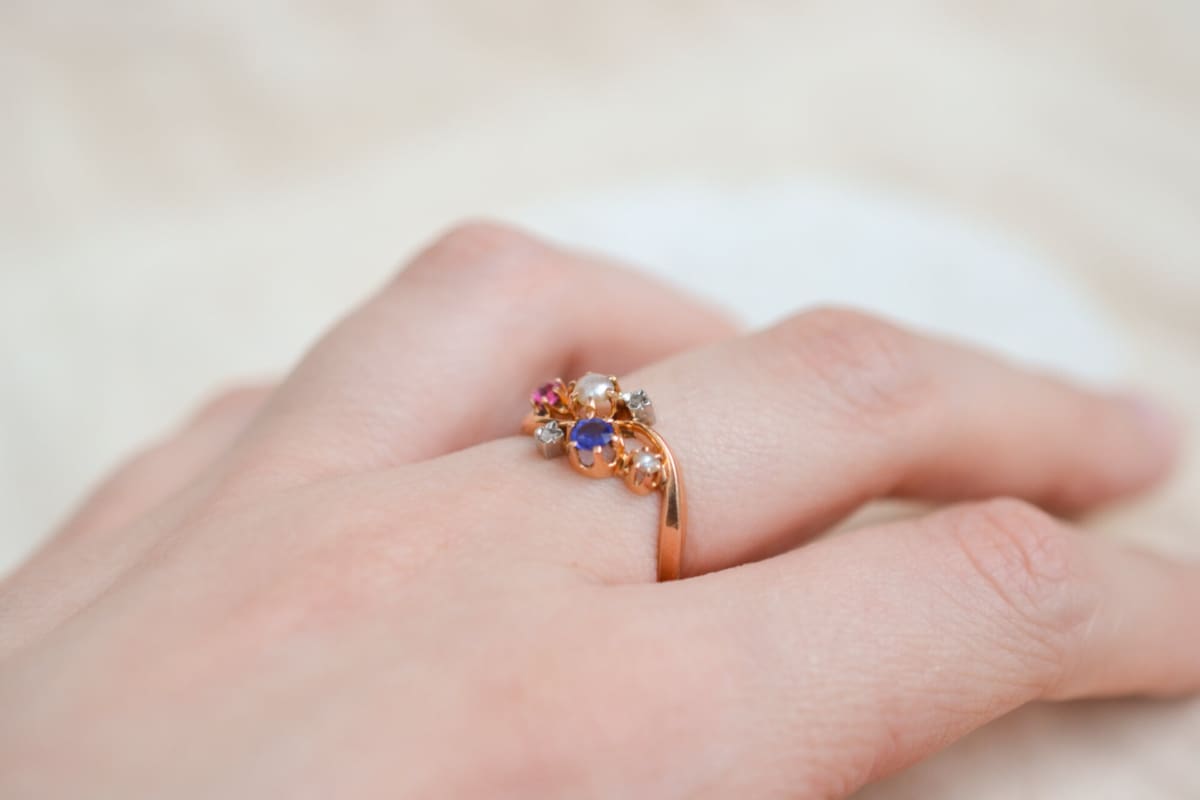 Bague de fiançailles Vintage en Or jaune 18 carats sertie de Diamants, de Perles et de Doublet-Grenat verre