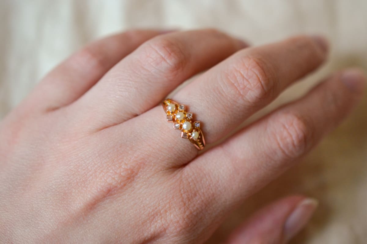 Bague de fiançailles en Or jaune 18 carats ornée de Perles et de Diamants