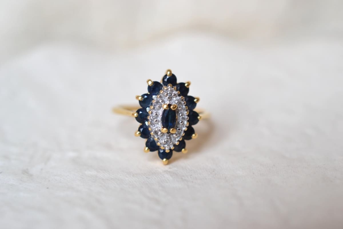 bague marquise saphirs et diamants