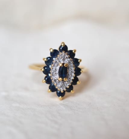 bague marquise saphirs et diamants